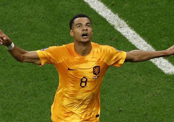 Holanda e Senegal vencem seus jogos e avançam às oitavas de final