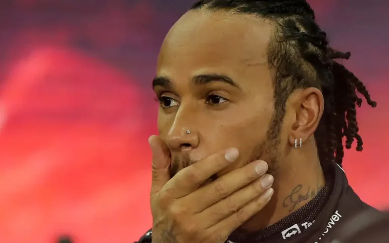 Hamilton e Ferrari vencem sprint pela primeira vez; Bortoleto é 18º no GP da China de F-1