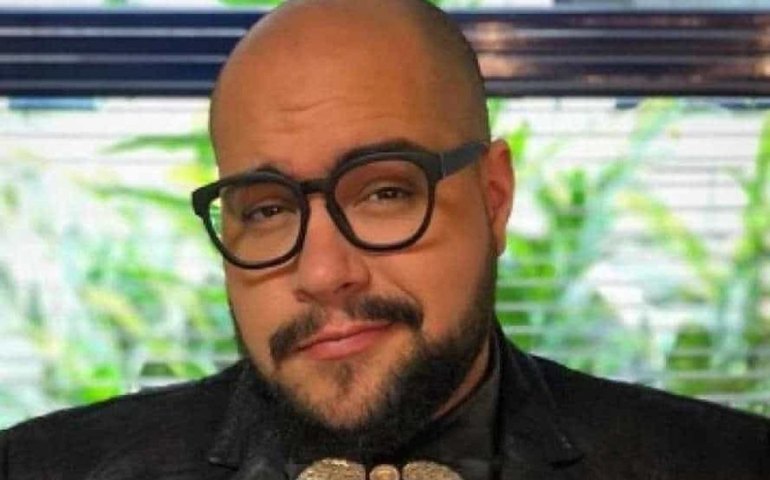 Tiago Abravanel usa Libras falar de homossexualidade em &#8216;Super Dança dos Famosos&#8217;
