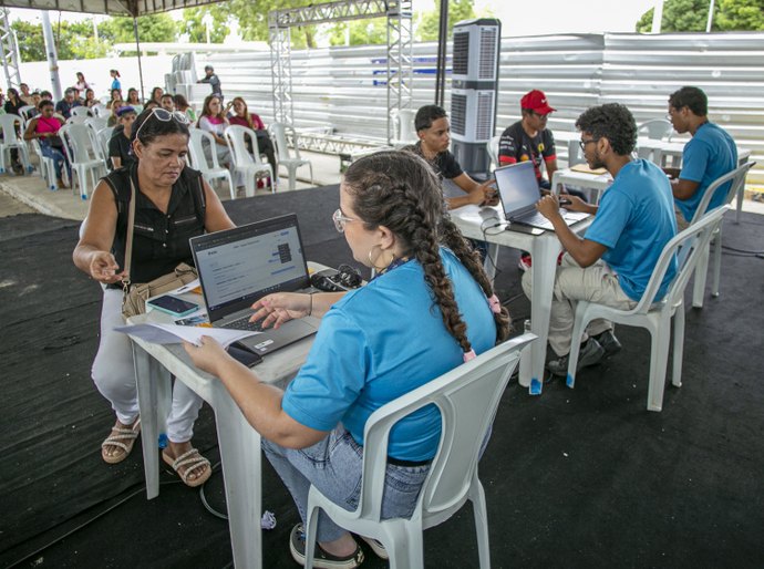 11º Emprega Maceió atrai público no Benedito Bentes com 100 fichas diárias