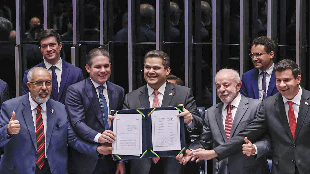 Alcolumbre homenageia Paim no fim da 6x1; entenda motivo