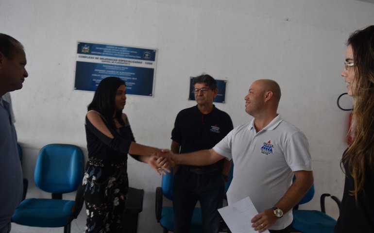 Sindpol solicita ao Delegado Geral elogio na ficha funcional da equipe da delegada Rosimeire Vieira