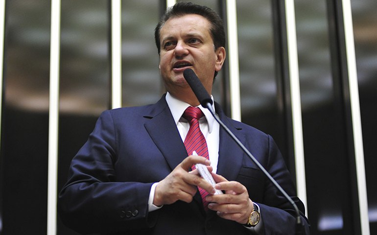 PSD mira 2022 afastado de Bolsonaro