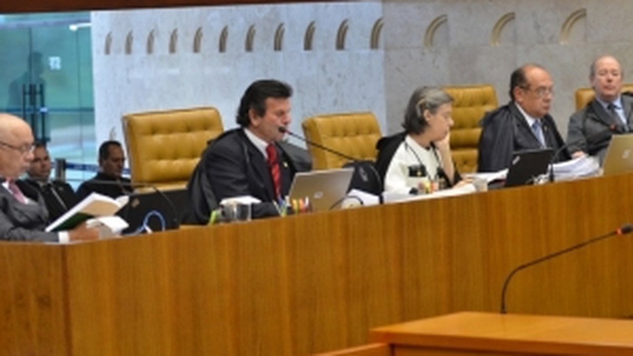 Senadores da CPI da Covid se reúnem com Fux e cobram inquérito