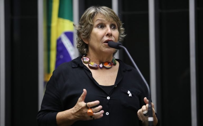 Comissão debate aplicação do novo estatuto dos intérpretes de Libras