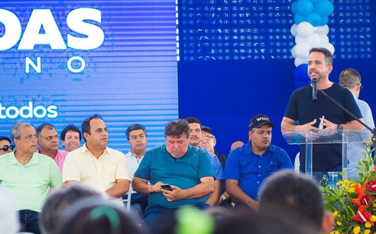 Governador assina ordens de serviços para reforma de rodovia e construção de cistenas em Major Izidoro