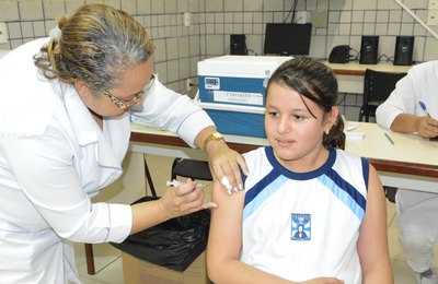 Vacinação contra o HPV para jovens de 15 a 19 anos é ampliada até dezembro