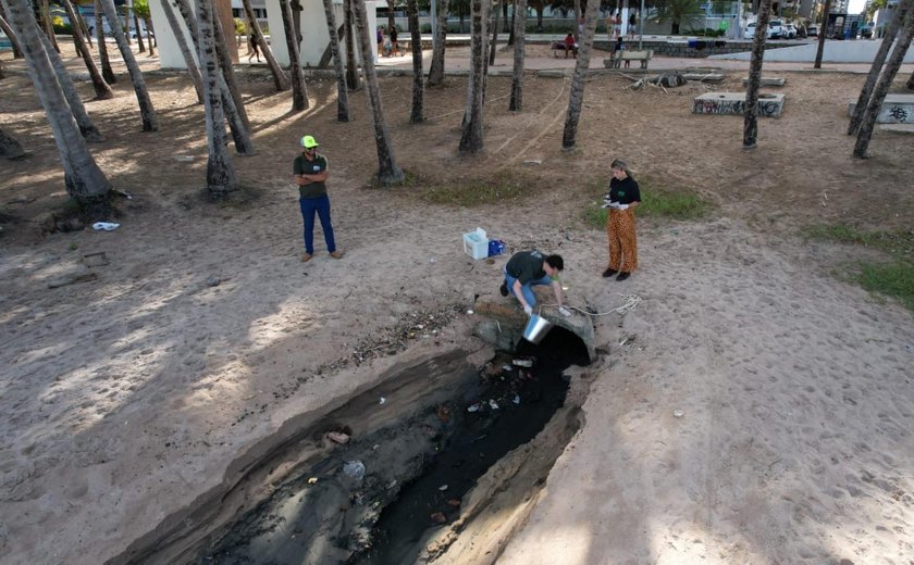 IMA divulga análises de coletas na Ponta Verde e autua concessionária de água e esgoto