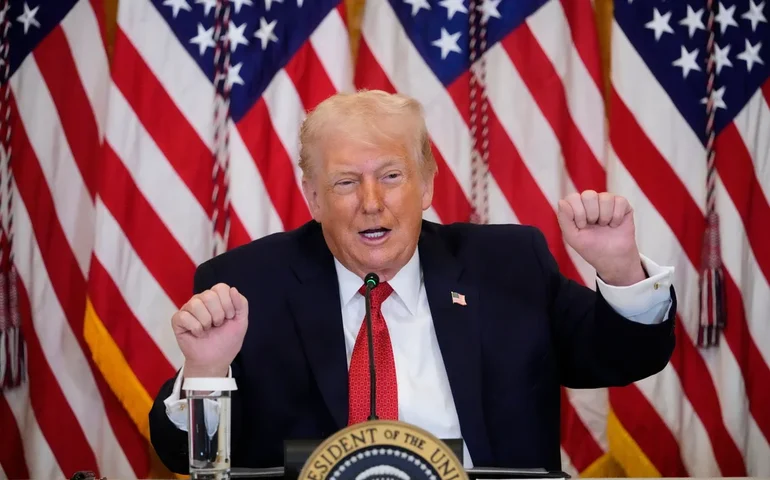 Trump diz que pode punir países com tarifas se eles não apoiarem o controle dos EUA sobre a Groenlândia