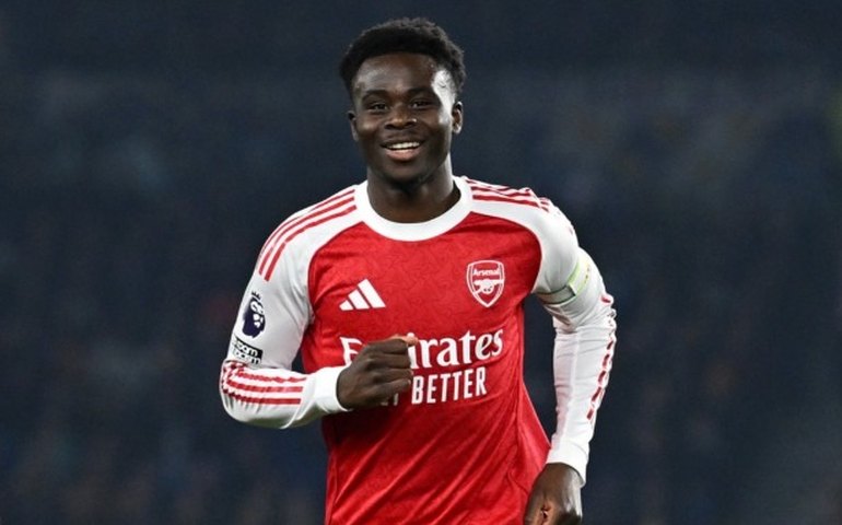 Arsenal vence fora de casa, aproveita tropeço do City e abre sete pontos de vantagem