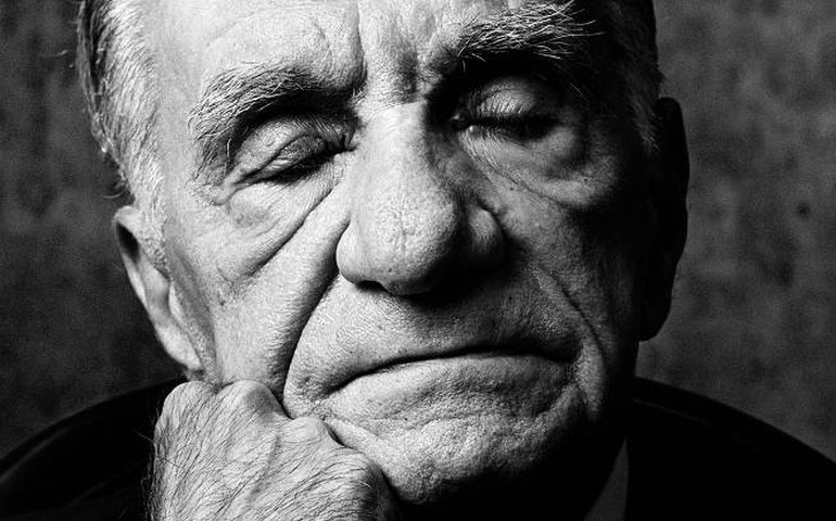 Os 100 anos do poeta maior