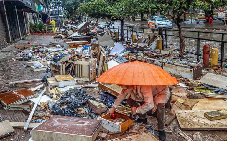 Guia orienta ações de pessoas idosas durante desastres naturais