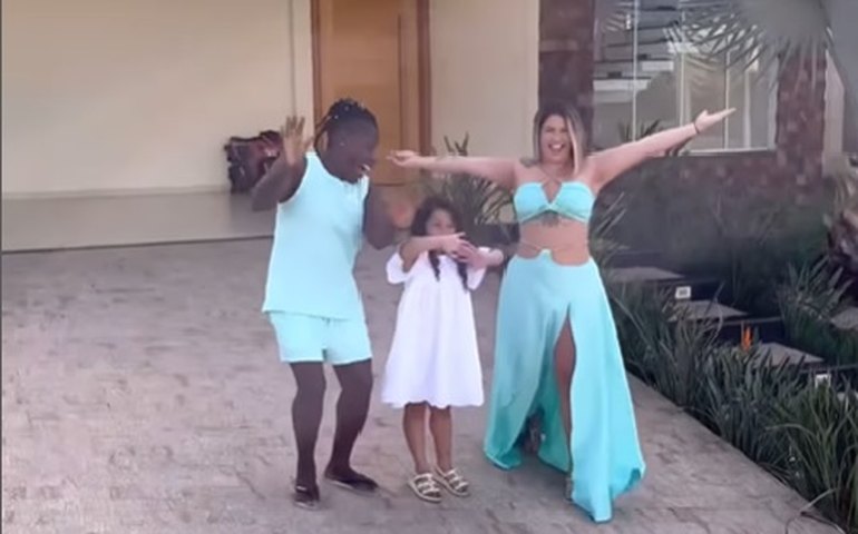 Neném, da dupla com Pepê, faz tour por nova casa com área gourmet, piscina e suíte master