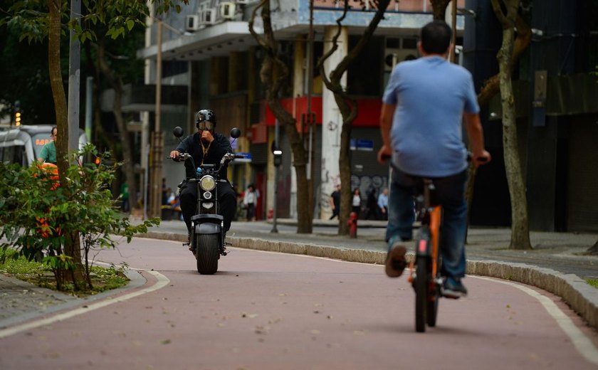 Definir locais de circulação de ciclomotores caberá a cidades