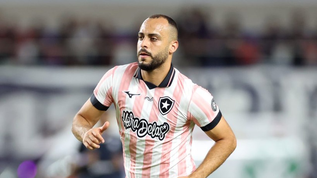 Arthur Cabral amplia sequência sem marcar gols pelo Botafogo