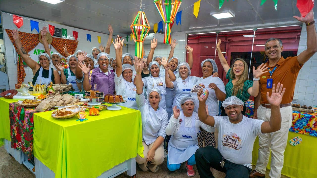 Alunos do Acessuas promovem feira de comidas típicas de São João