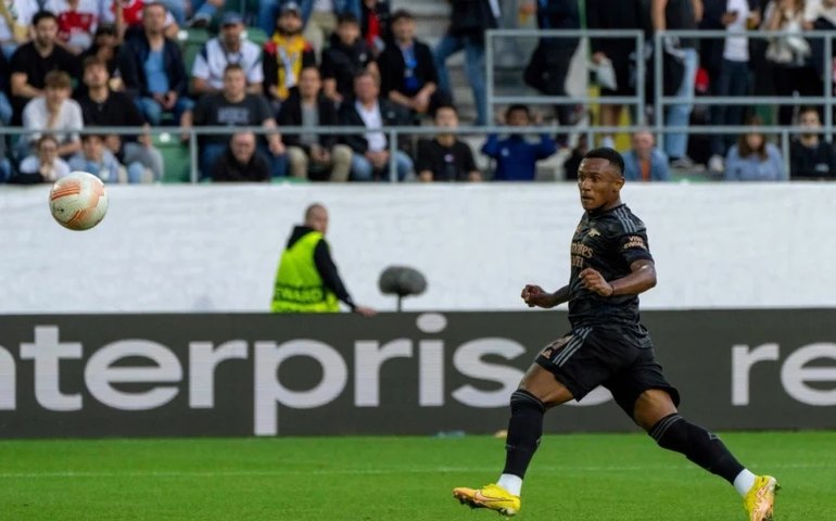 Marquinhos, ex-São Paulo, brilha e Arsenal vence em estreia na Liga Europa
