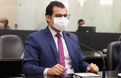 Gilvan Barros Filho solicita ônibus escolar para transporte de alunos da aldeia Wassu Cocal