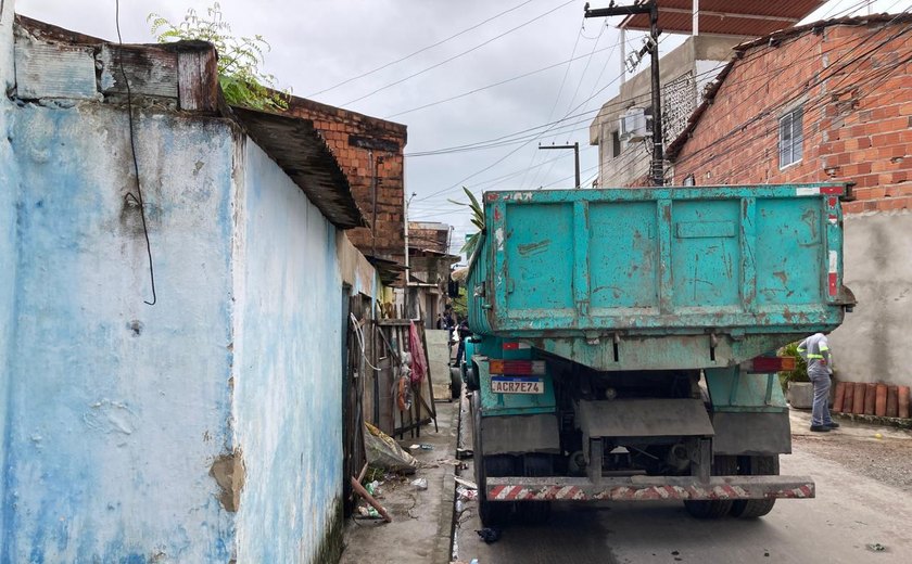 Operação da Visa Maceió recolhe seis toneladas de entulhos em residências no São Jorge
