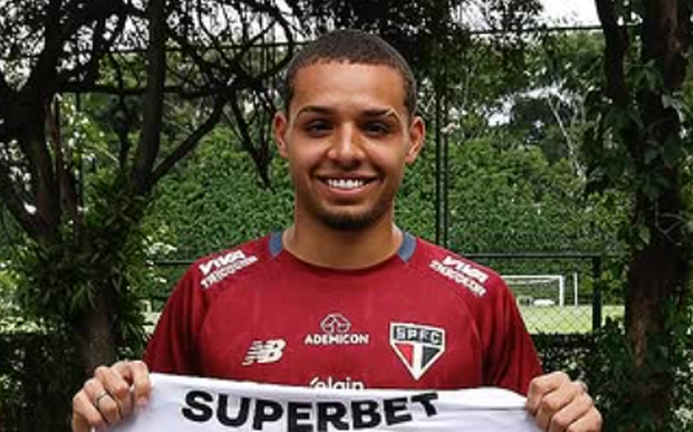 São Paulo renova com meia Alves até 2028; Oscar sofre lesão na cox