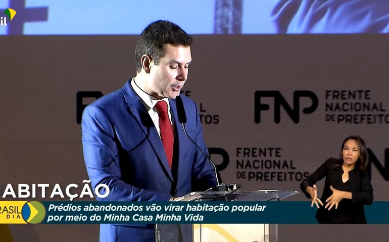 Governo debate reforma de prédios abandonados para habitação