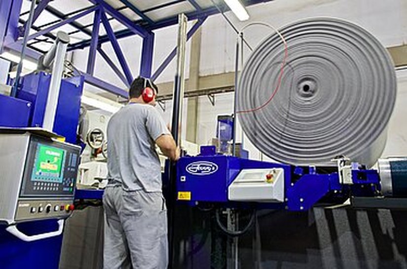 Governo articula instalação de indústria de espumas e colchões em Alagoas