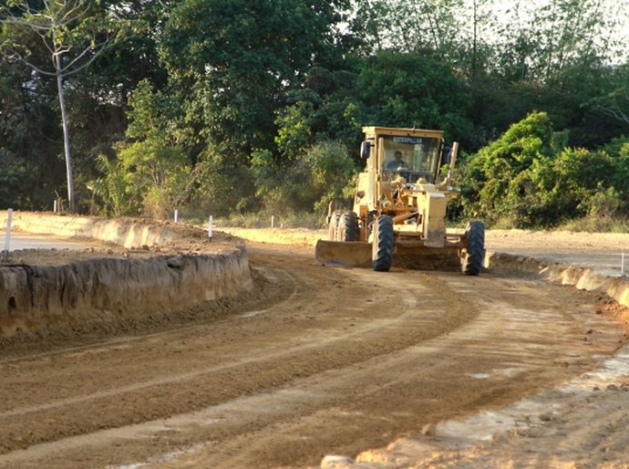 Eixo Quartel: Terraplanagem tem início na área do quartel