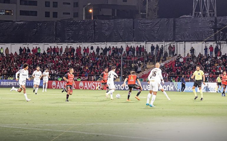 Santos perde para o Deportivo Cuenca com 'gol olímpico' na estreia na Copa Sul-Americana