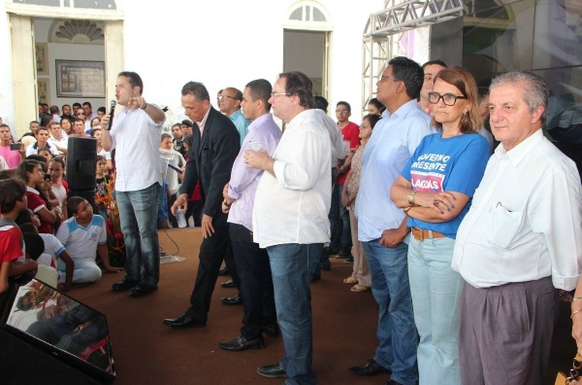 Joaquim Brito prestigia assinatura para escola de São Luiz do Quitunde