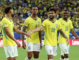 Brasil evolui com novo esquema de Ancelotti e vence a Austrália em jogo de seis gols