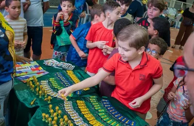 Prefeitura de União promove encontro de colecionadores de figurinhas da Copa do Mundo
