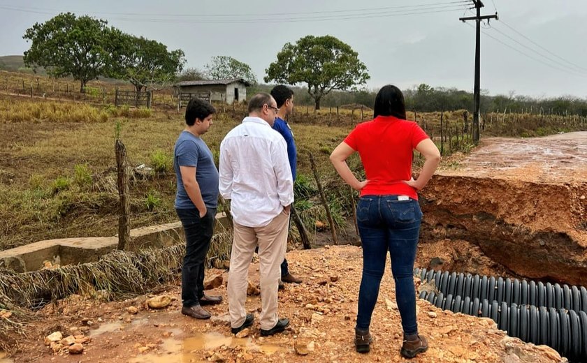 Prefeito Luciano mobiliza equipes e vistoria locais mais afetados pelas chuvas em Arapiraca