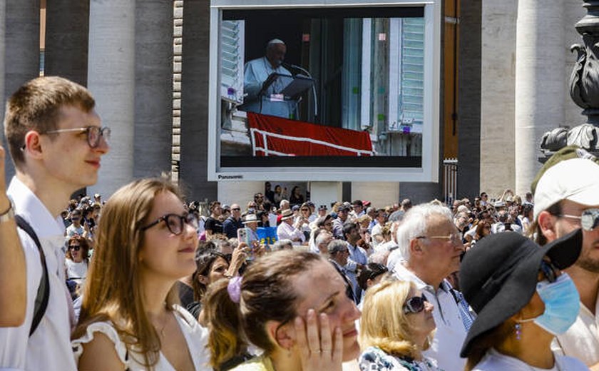 Papa Francisco volta a apelar pela paz na Ucrânia