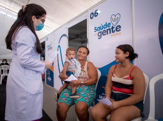 Conjunto Maceió I, na Cidade Universitária, recebe programa itinerante de assistência médica
