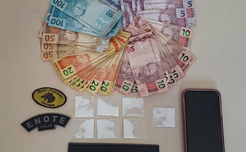 Mulher é detida por suspeita de tráfico após tentar fugir da polícia em Penedo