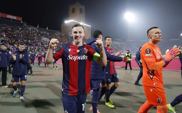 João Mário decide, e Bologna confirma classificação na Europa League