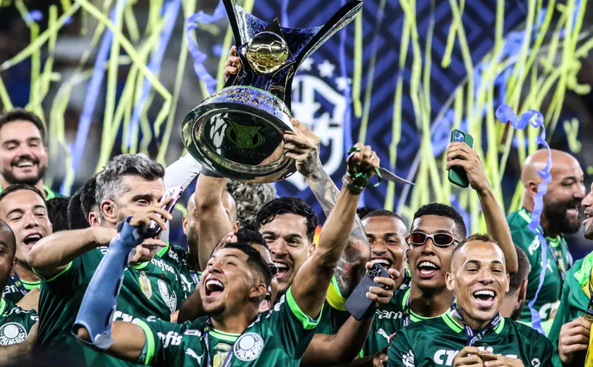 Palmeiras define metas e desafios para 2024 após tríplice conquista em 2023