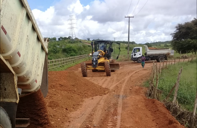 Arapiraca: prefeitura recupera acesso aos Povoados Pau d`Arco e Sapucaia