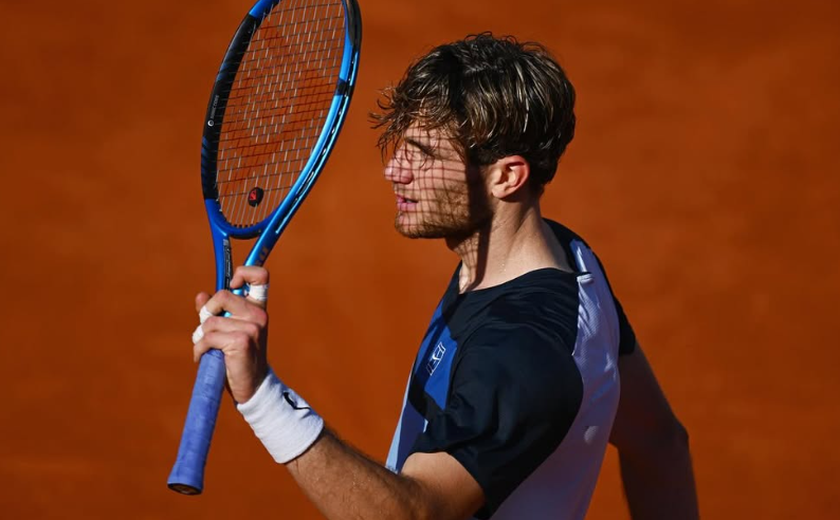 Draper supera Monfils e pressão da torcida em desgastante batalha e será rival de João Fonseca