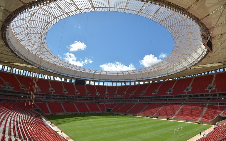 Governo do DF consegue liberação para sediar jogos de Santos, Fla e Palmeiras