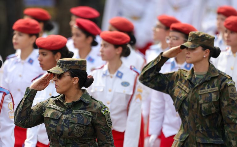 Alistamento militar voluntário: 23 mil mulheres já se inscreveram