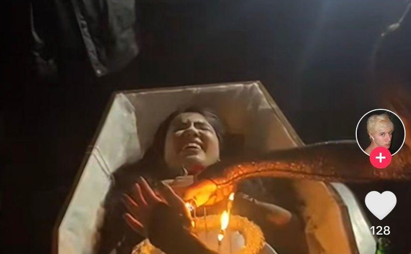 Jovem comemora aniversário com velório e viraliza nas redes sociais