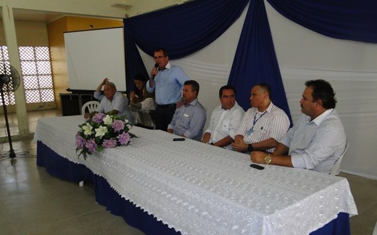 Semarh e município de Senador Rui Palmeira discutem parceria