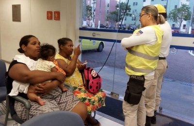 Ronda no Bairro acolhe jovem em surto psicótico no Jacintinho