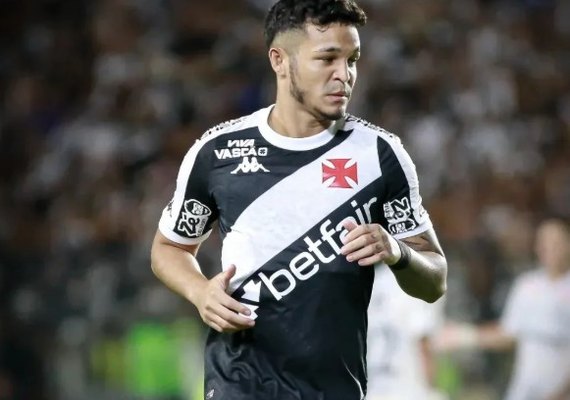 Adson sofre lesão na tíbia em treino e passará por nova cirurgia no Vasco