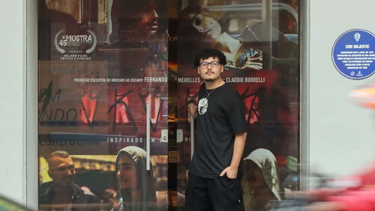 Jovens criados na era do cinema de shopping redescobrem salas de rua de São Paulo