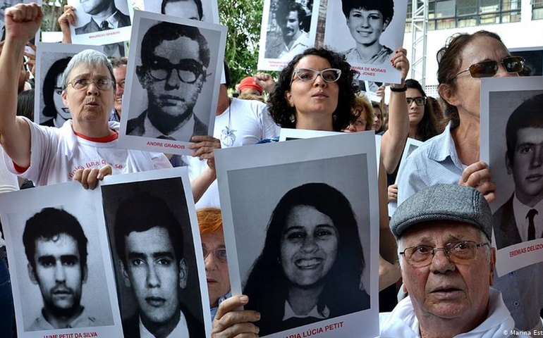 &#8220;Querem mudar a narrativa sobre a ditadura&#8221;