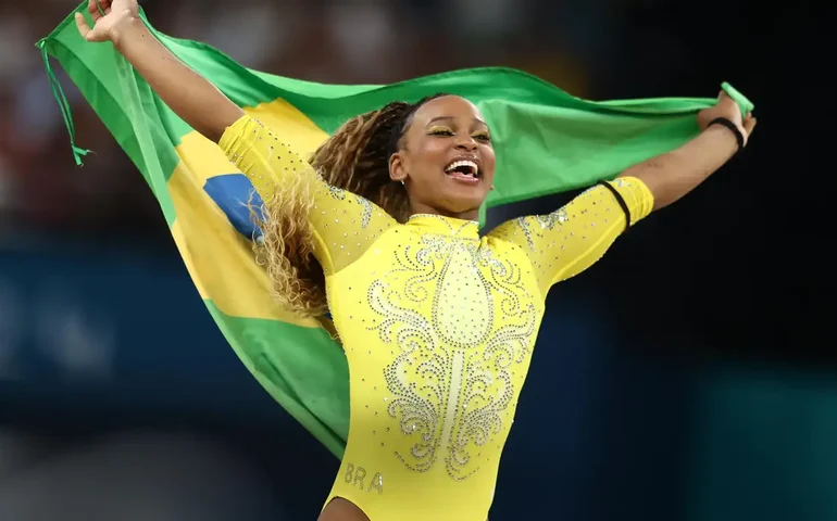 Final da ginástica vencida por Rebeca tem virada de mesa e novo pódio; veja como ficou