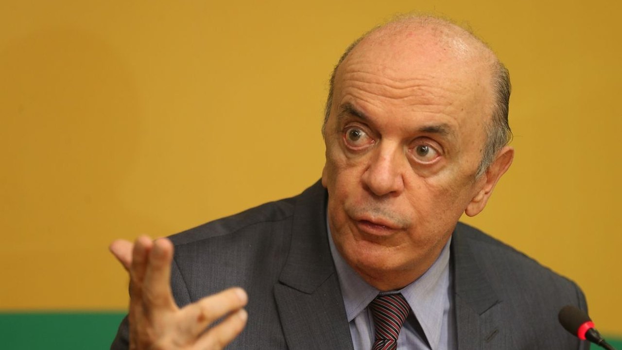José Serra é internado em São Paulo para procedimento cirúrgico na coluna