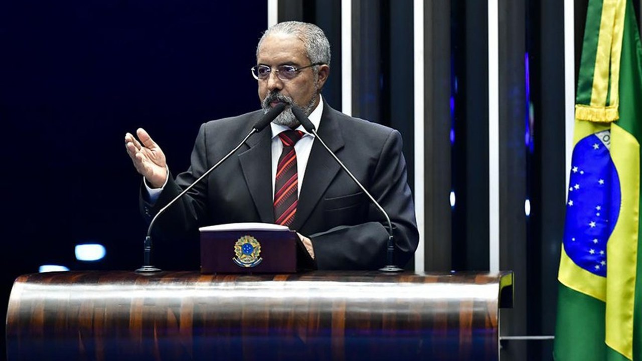 Paim comemora inclusão de auditores do trabalho assassinados entre os 'heróis da pátria'